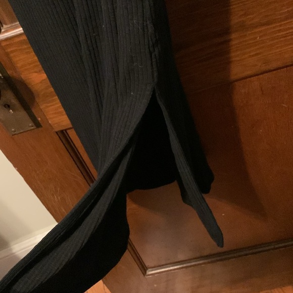 Gorgeous Old Navy black ribbed criss-cross neckline midi dress 😍😍😍 - Picture 7 of 9